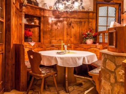 Foto: Gr&amp;uuml;ner Baum Gasthof Bl&amp;ouml;del